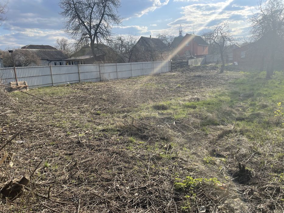 Дім земельна ділянка