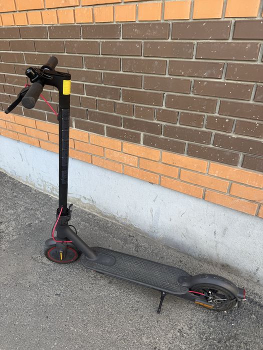 Електросамокат Хіаоті Mi Electric Scooter Pro 2