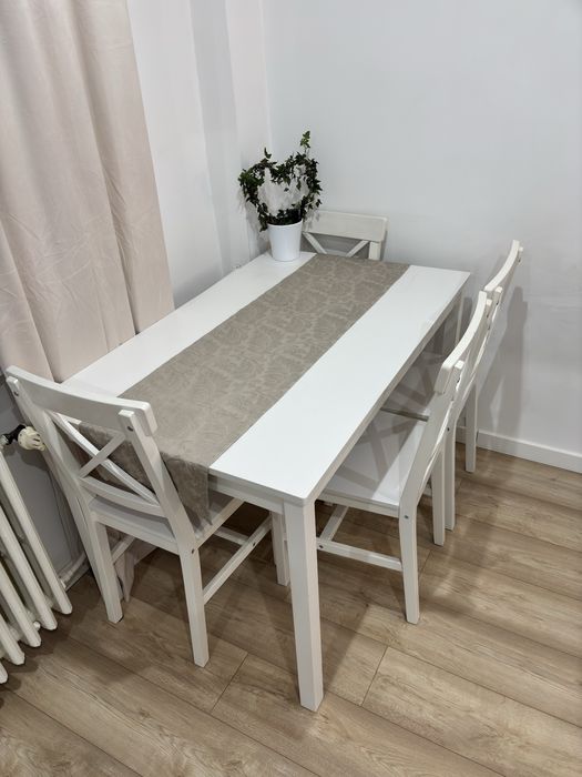 Stół i krzesła zestaw