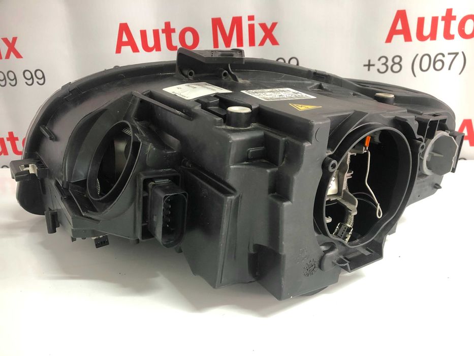 Фара Audi A4 B7 Xenon 8E0941030