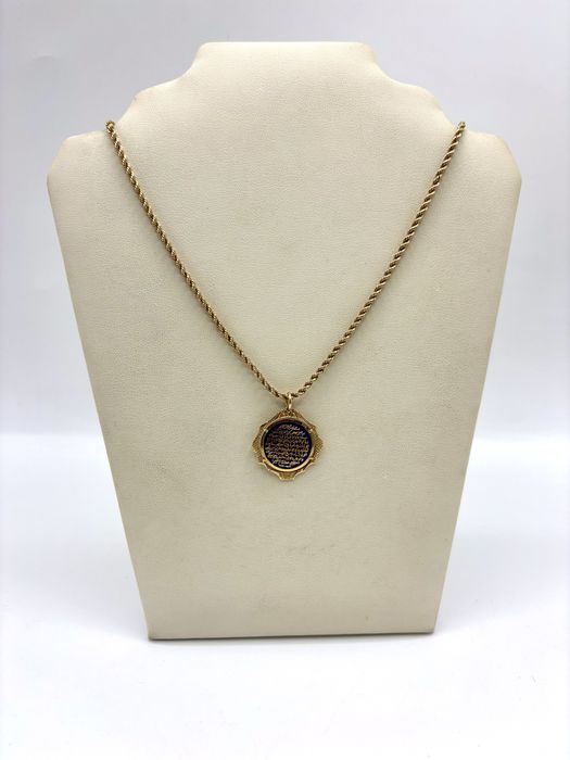 Złota 18 karatowa zawieszka z łańcuchem Koran