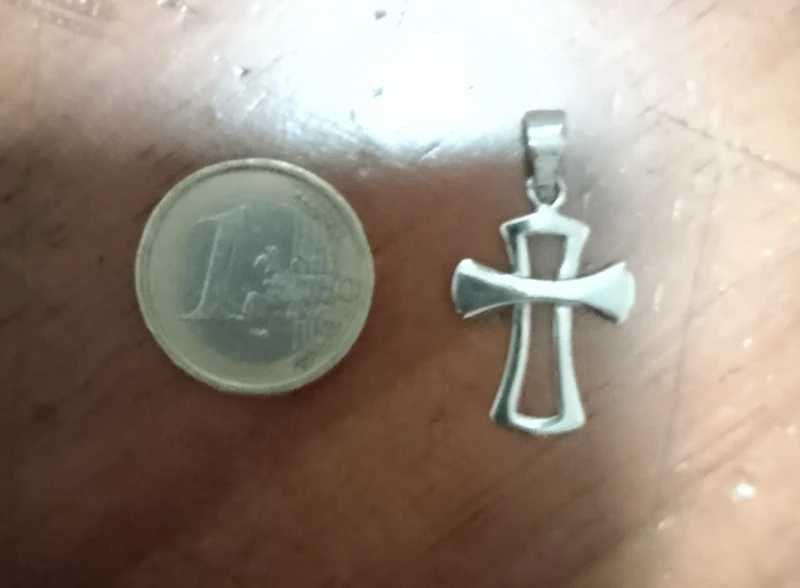 Cruz anos 2000, de prata contrastada, nova!