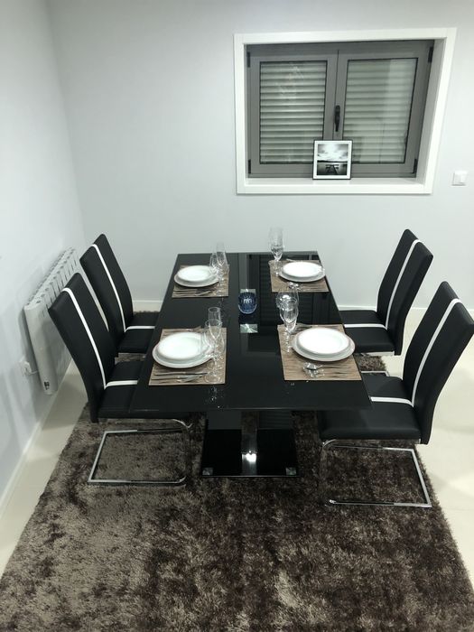 Arrendar Quarto Solteira em Moradia T3, com acesso à casa toda.