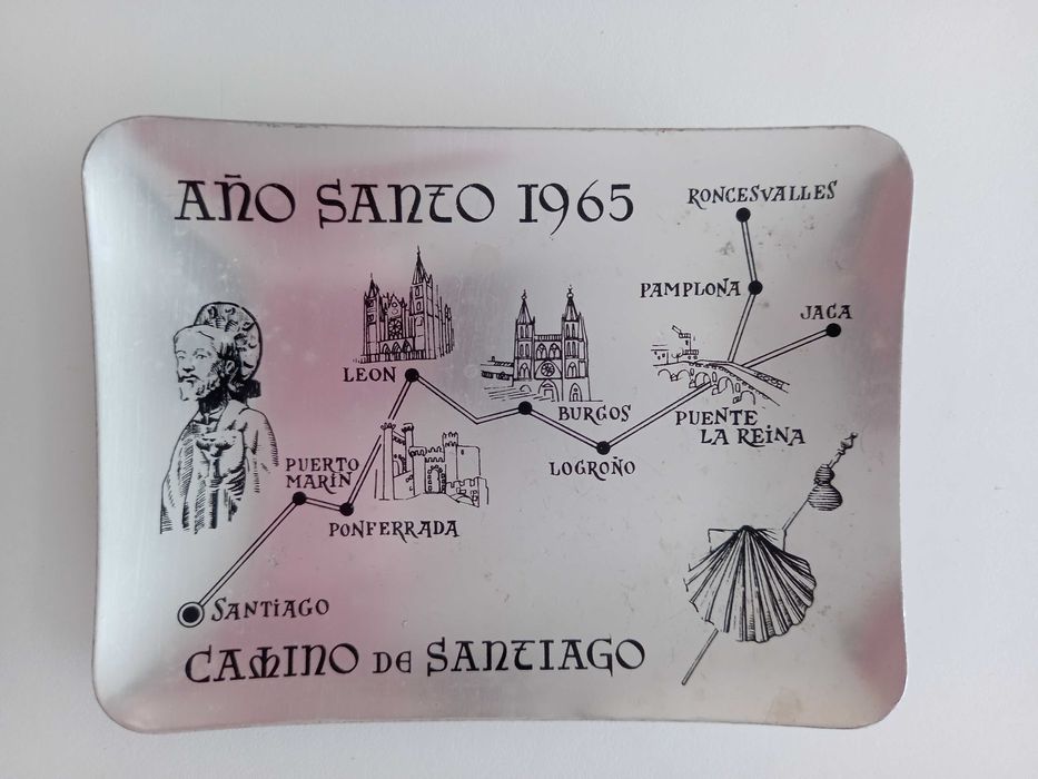 12 Cinzeiros antigos e diversos de colecção