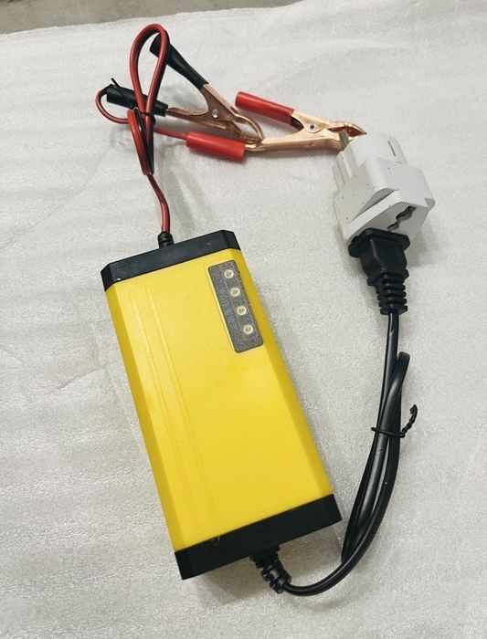 Продається новий пристрій зарядний Зарядное устройство 12V2А