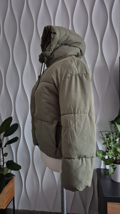 Oliwkowa kurtka puffer z kapturem XS