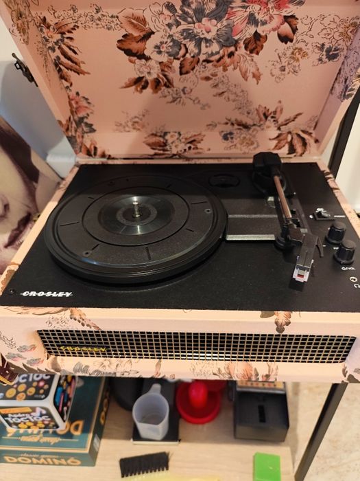 Gira-discos Crosley Voyager Floral (Bluetooth) – Como Novo / Excelente