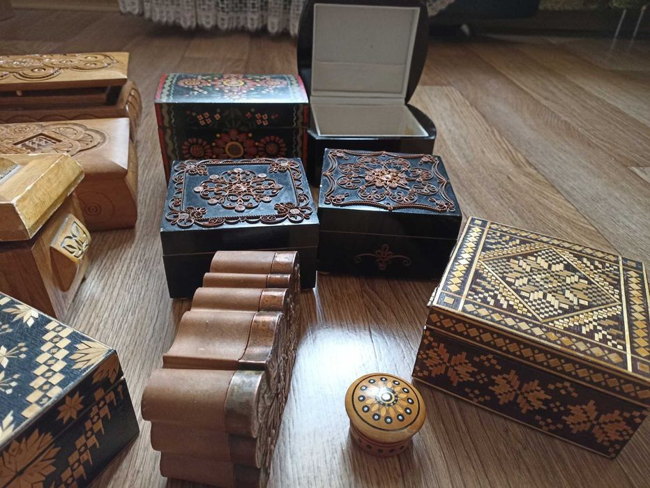 Шкатулки. Дерево. Сандаловое дерево. Индия. Карболит. Советские.