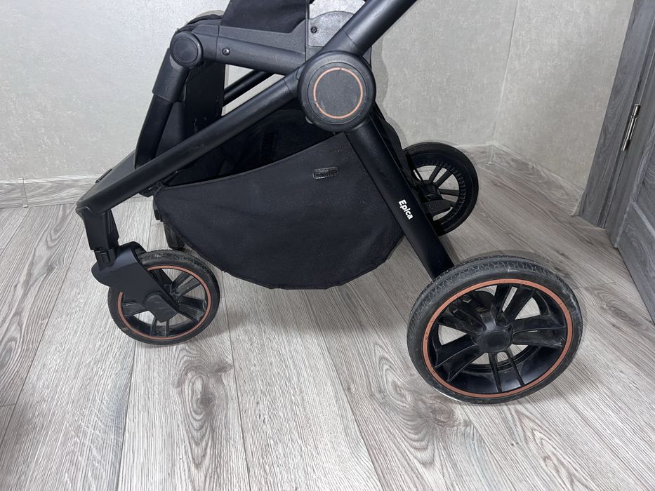 Прогулянковий візок/коляска Carrello Epica