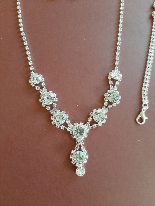 Conjunto colar / fio, brincos e pulseira