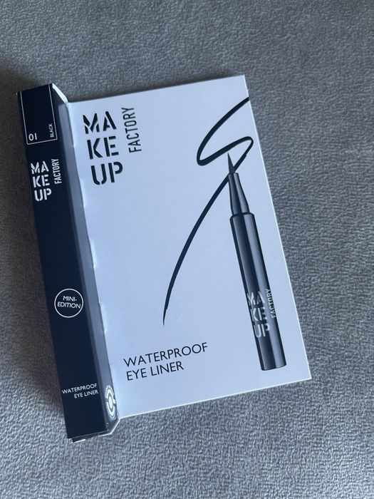 Eye liner preto travel size