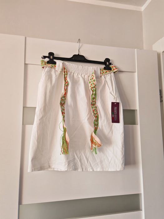 Biała nowa spódnica z paskiem zielonym uni elastyczna m l xl