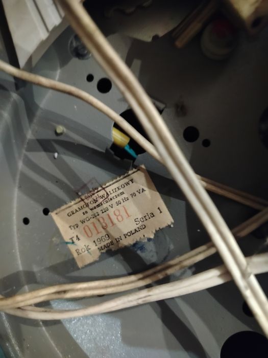 Gramofon że wzmacniaczem