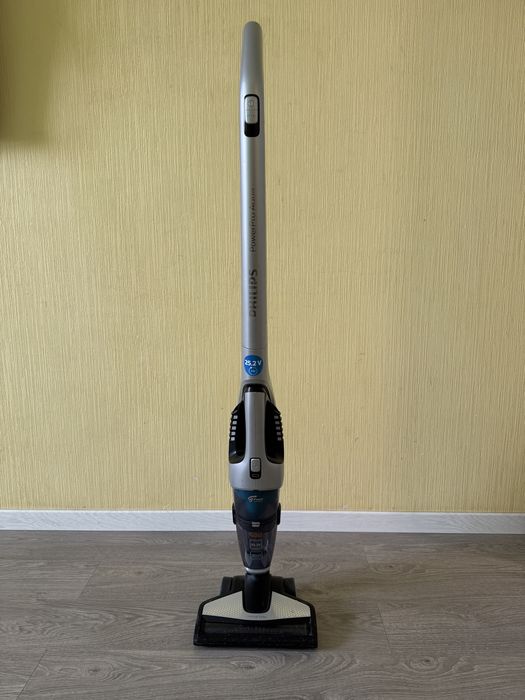 Продам Ручной беспроводной пылесос Philips PowerPro Aqua серии FC6400.