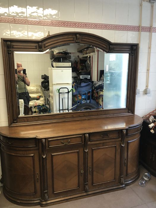 Aparador com espelho