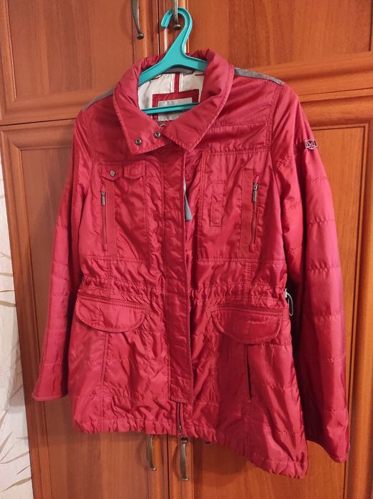 Женская лёгкая ветровка