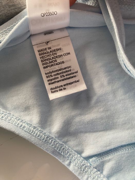 Majtki stringi Calvin Klein rozmiar  M 3 pak  
 niebieskie