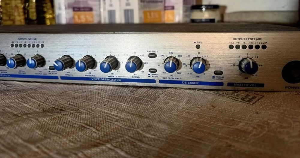 Alto Voice Plus przedwzmacniacz mikrofonowy / procesor wokalny.