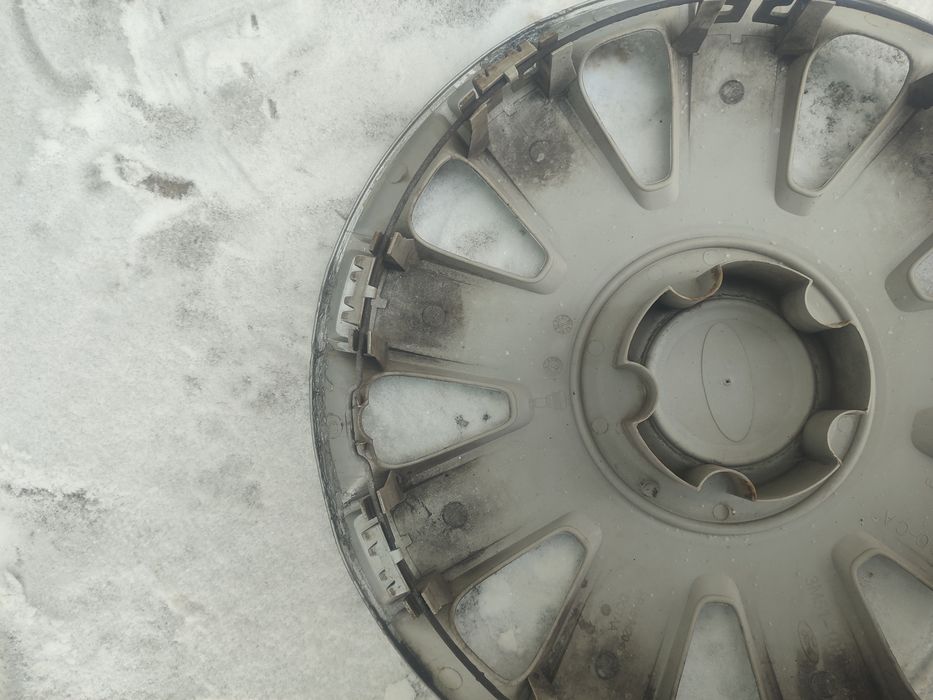 Продам колпак R15 форд фокус 2