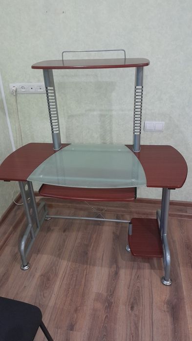 Компюторний стіл