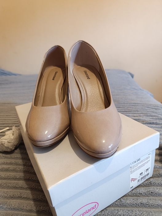 Beżowe szpilki 38 Graceland