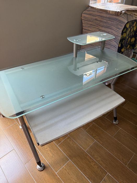 Vende-se Secretaria em vidro