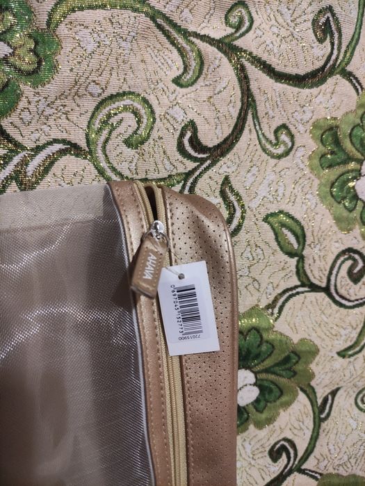 Продам жіночу косметичку