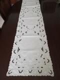 Naperon Branco de mesa de jantar bordado - NOVO