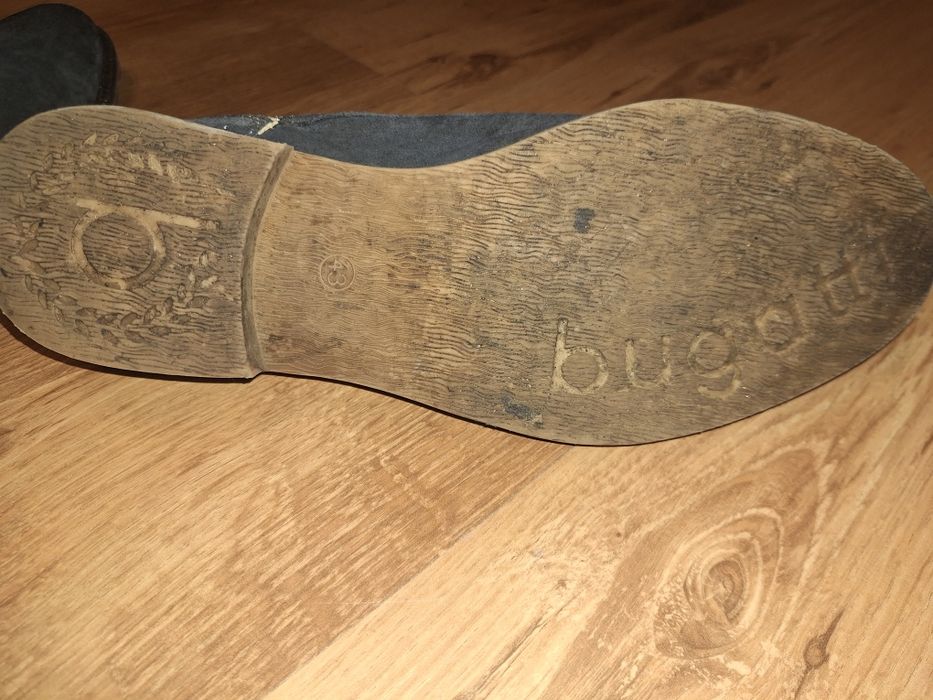 Bugatti buty męskie zamszowe 43