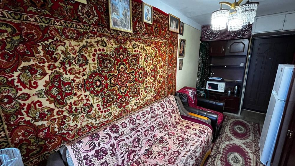 Продається кімната по вул. Патона