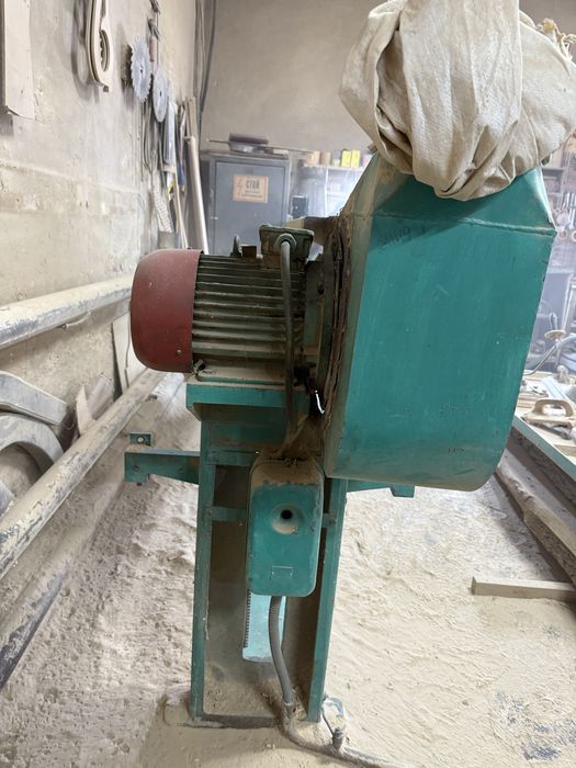 Станки деревообробні