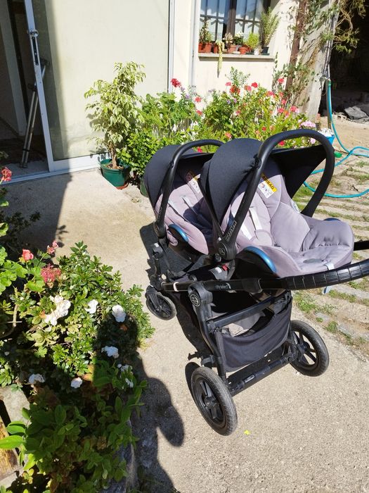 Carrinho de bebé para gêmeos