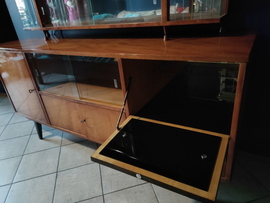 Szklana witryna retro + kredens