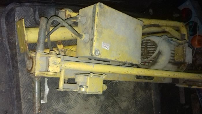 żuraw budowlany zba 015