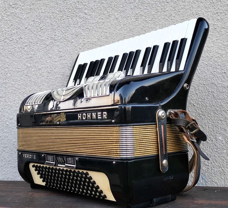 Akordeon Hohner Verdi II 96 basów