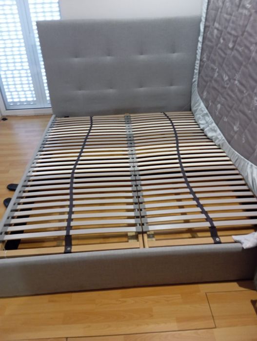 Cama mais mesinha