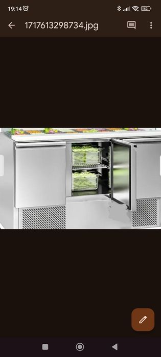 Balcão com câmara frigorífica, parte superior com frios e quentes,