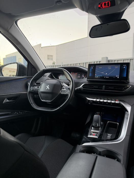 Peugeot 3008 EAT8 ALLURE 2022