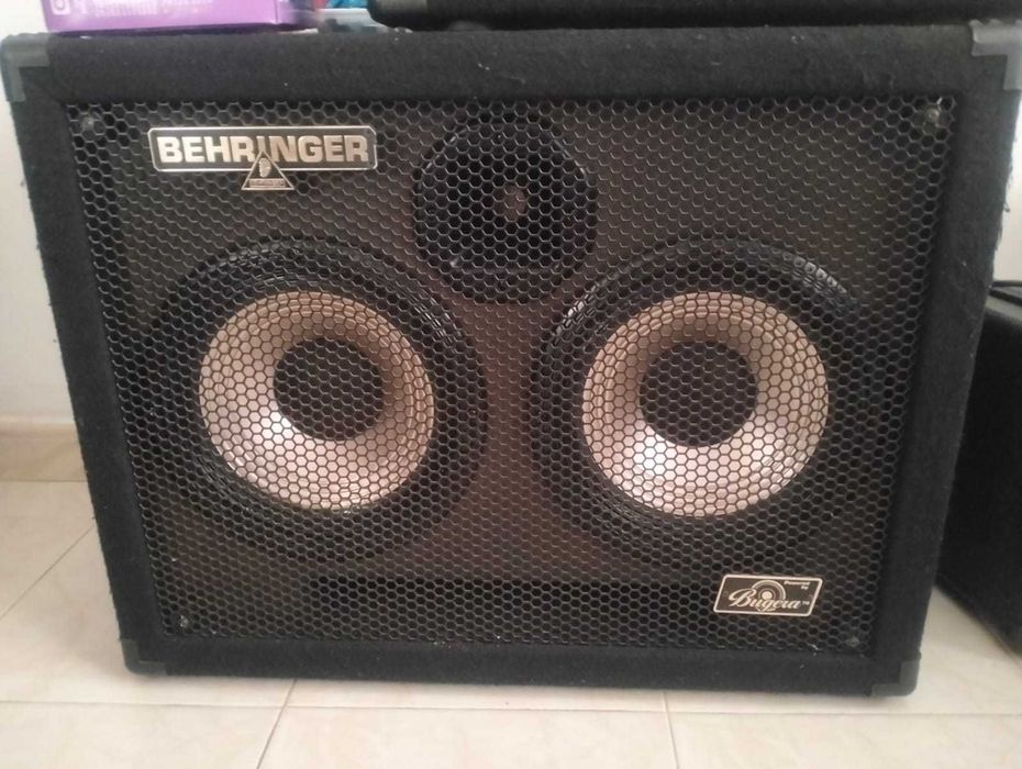 Pack Amplificador de Baixo Behringer Ultrabass (Cabeça 300W + Coluna 2X10" 500W)