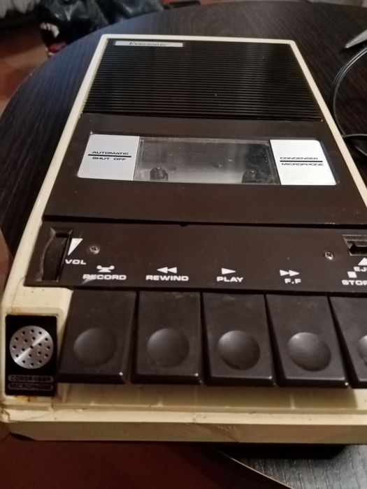 Диктофон кассетный, Япония