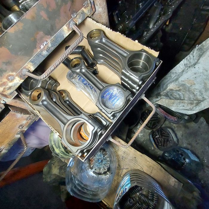 Шатуни Поршні Рено Мастер Трафік Лагуна Еспейс 2.0 2.3 2.2 2.5 3.0