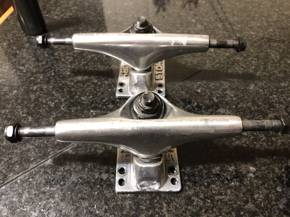 Material de skate trucks rodas rolamentos