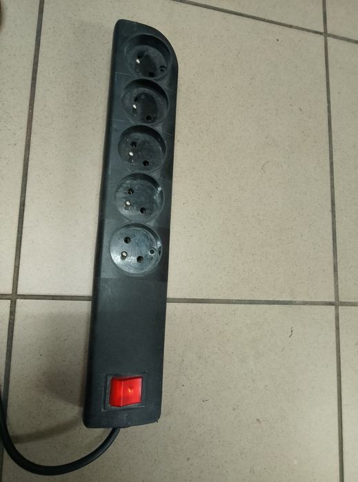 Listwa zasilająca przedłużacz rozdzielacz Elgotech na 5 gniazd 3m