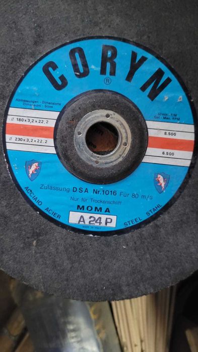 Vendo 30 discos de rebarbadora e 300 elétrodos