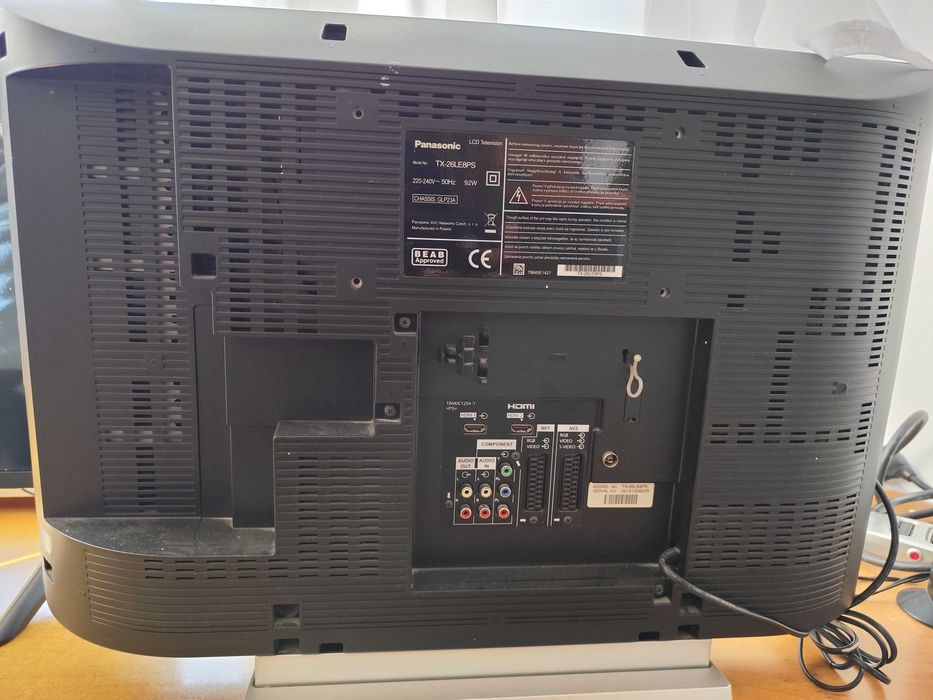 Panasonic 26 calowy z pilotem.