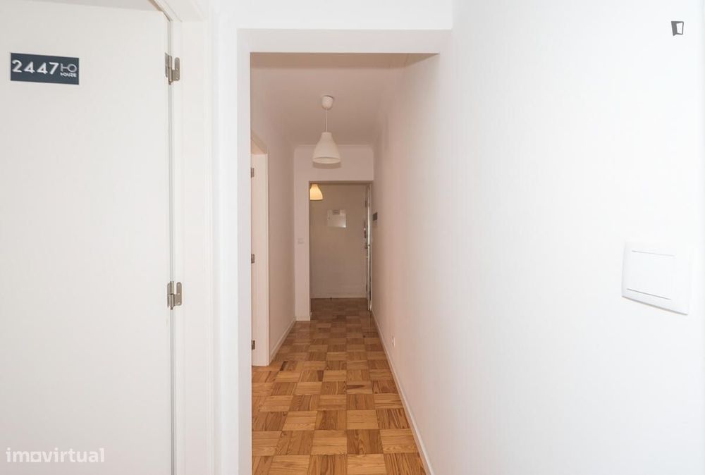 Quarto - localizado em Sete Rios Lisbon