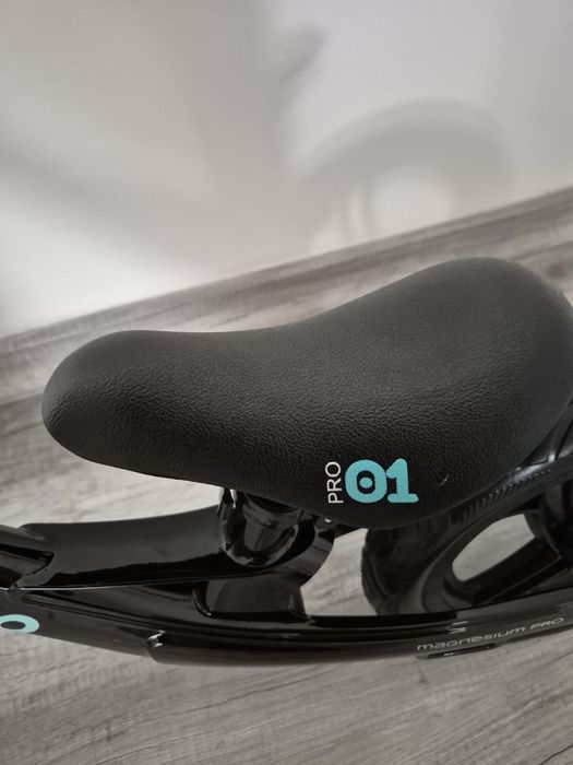 Rowerek biegowy Cariboo Magnesium PRO