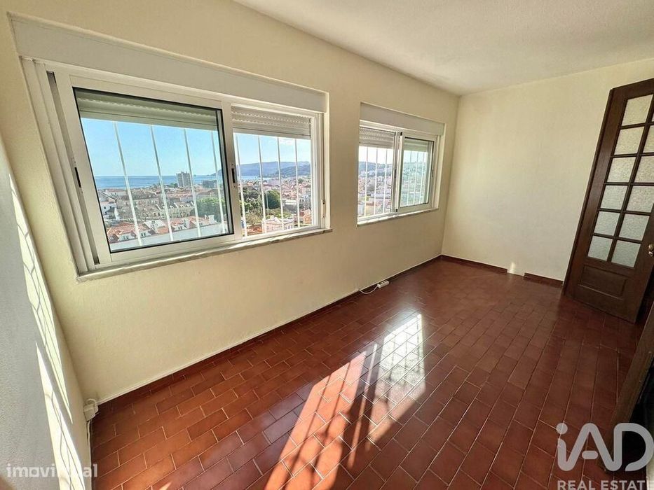 Apartamento T2 em São Sebastião de 90 m2