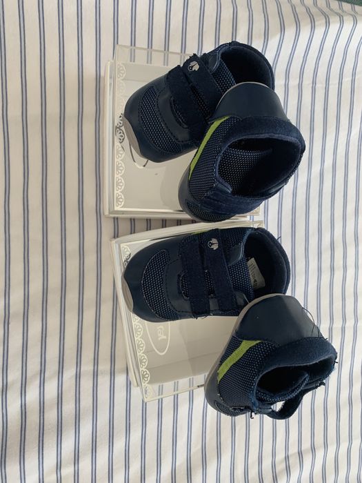 Calçado de bebé novo e/ ou semi-novo