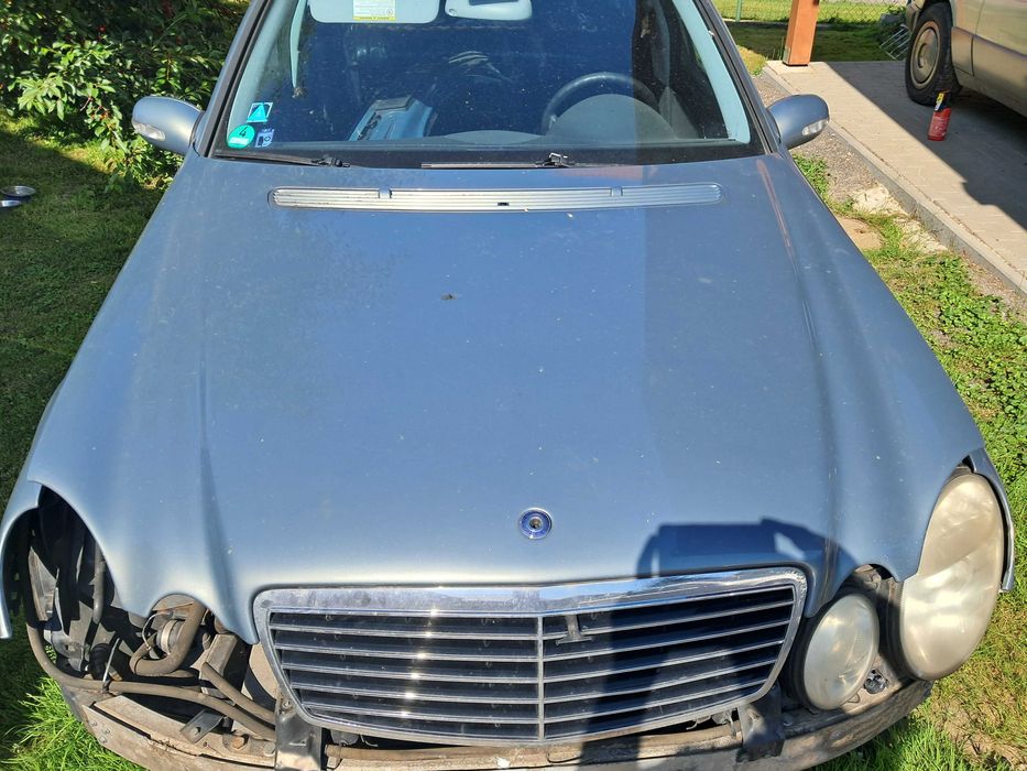 Maska przednia mercedes w211 747 lakier